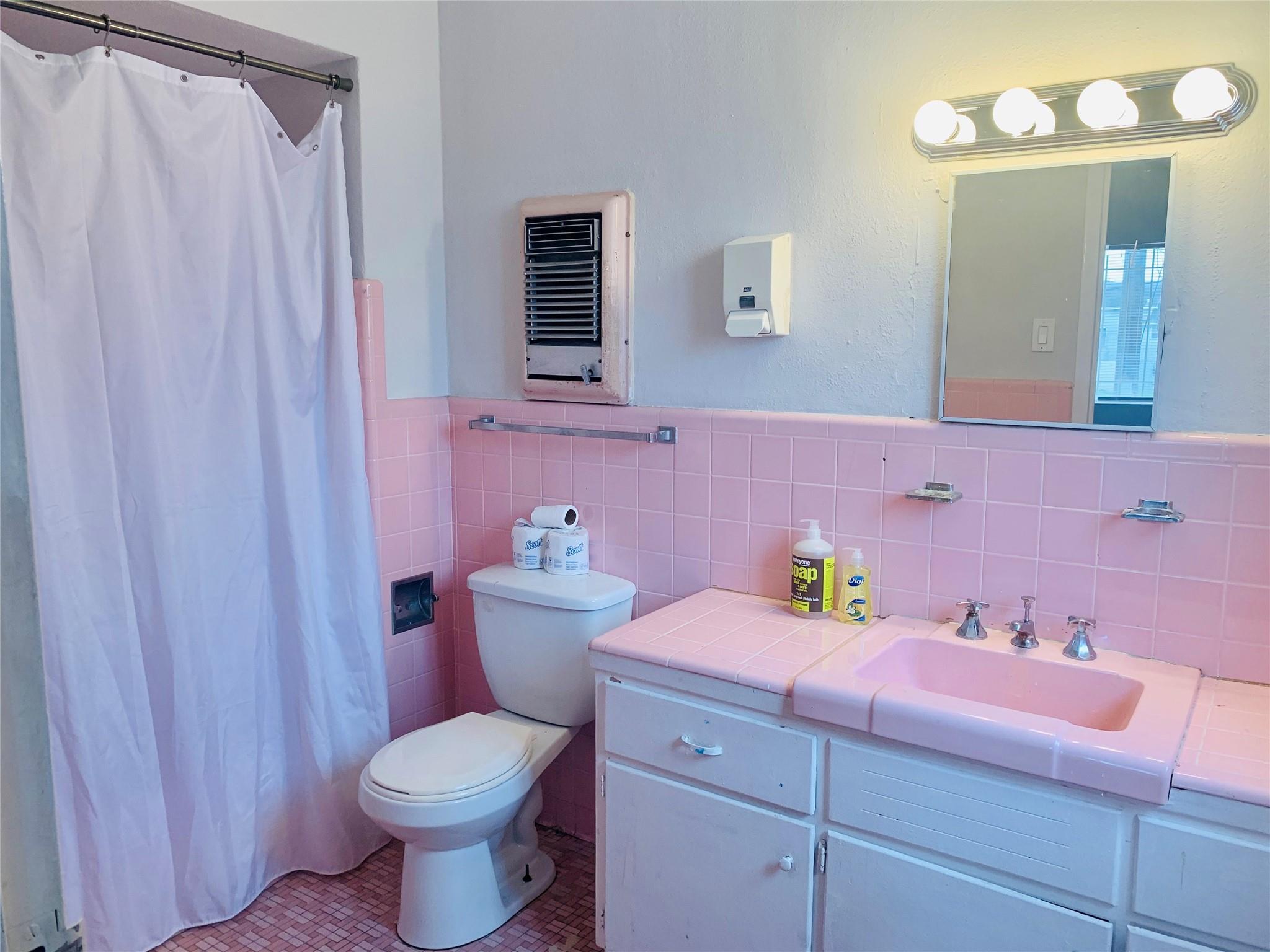 2423 Emancipation Avenue 2