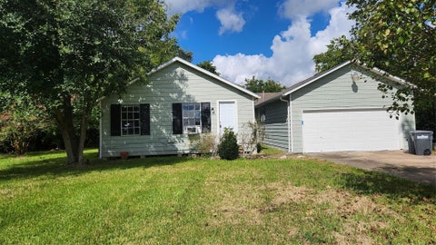 Photo of 7102 Stewart Street, Hitchcock, TX 77563 (MLS # 35115551)
