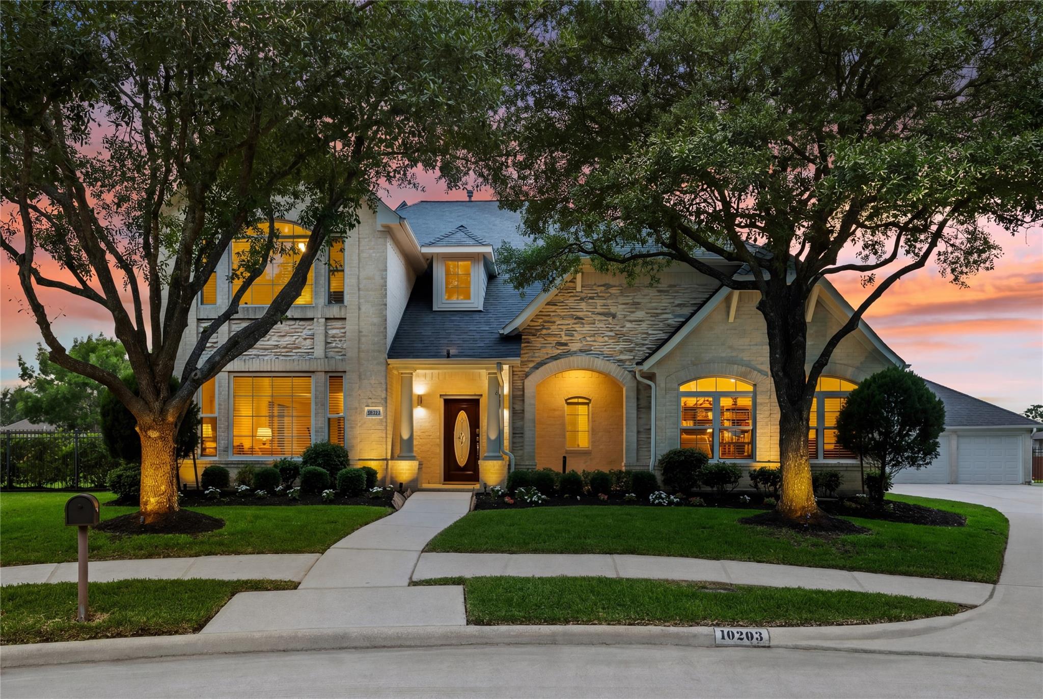 10203 Noble Pointe Court