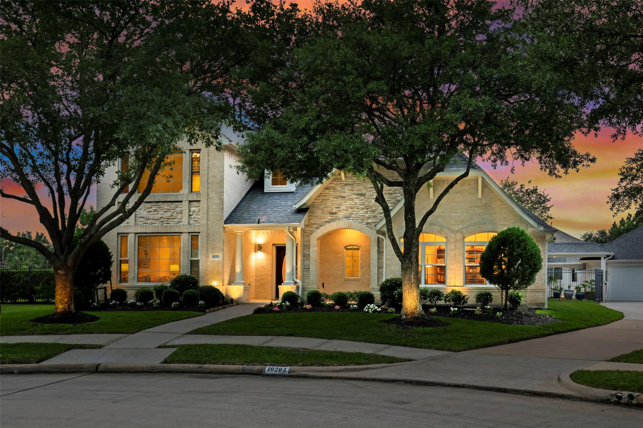 10203 Noble Pointe Court