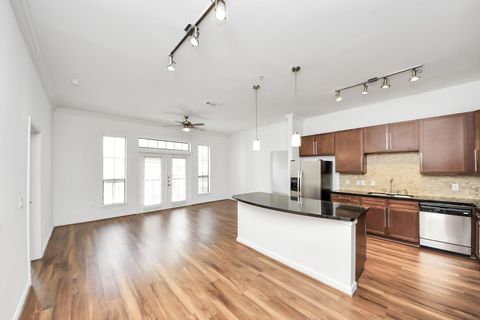 Photo of 6363 San Felipe Street #125, Houston, TX 77057 (MLS # 34139791)