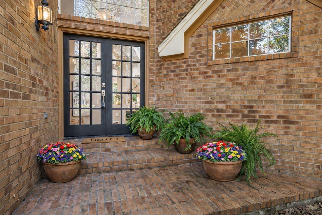 22 Cedar Chase Place