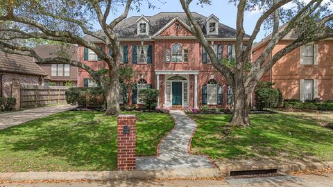 Photo of 15914 S Barkers Landing Road, Houston, TX 77079 (MLS # 50743073)