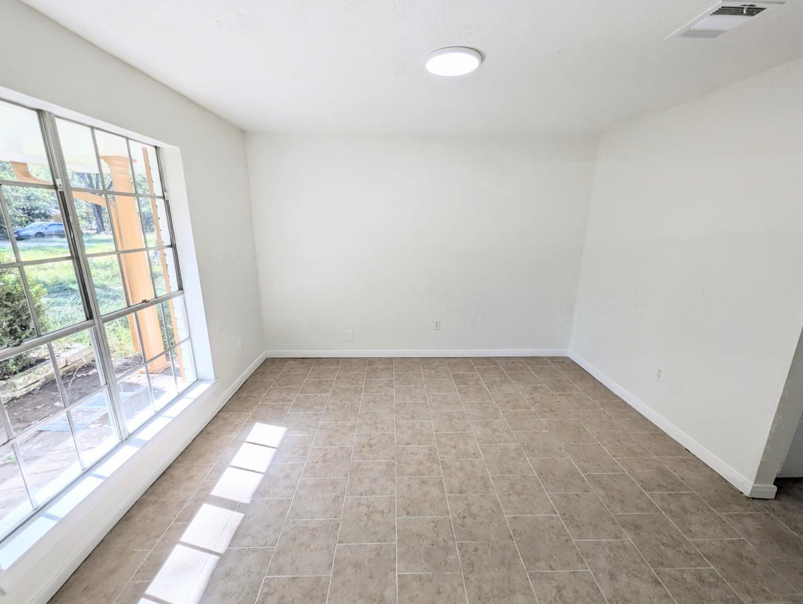 809 Glen Hollow Drive