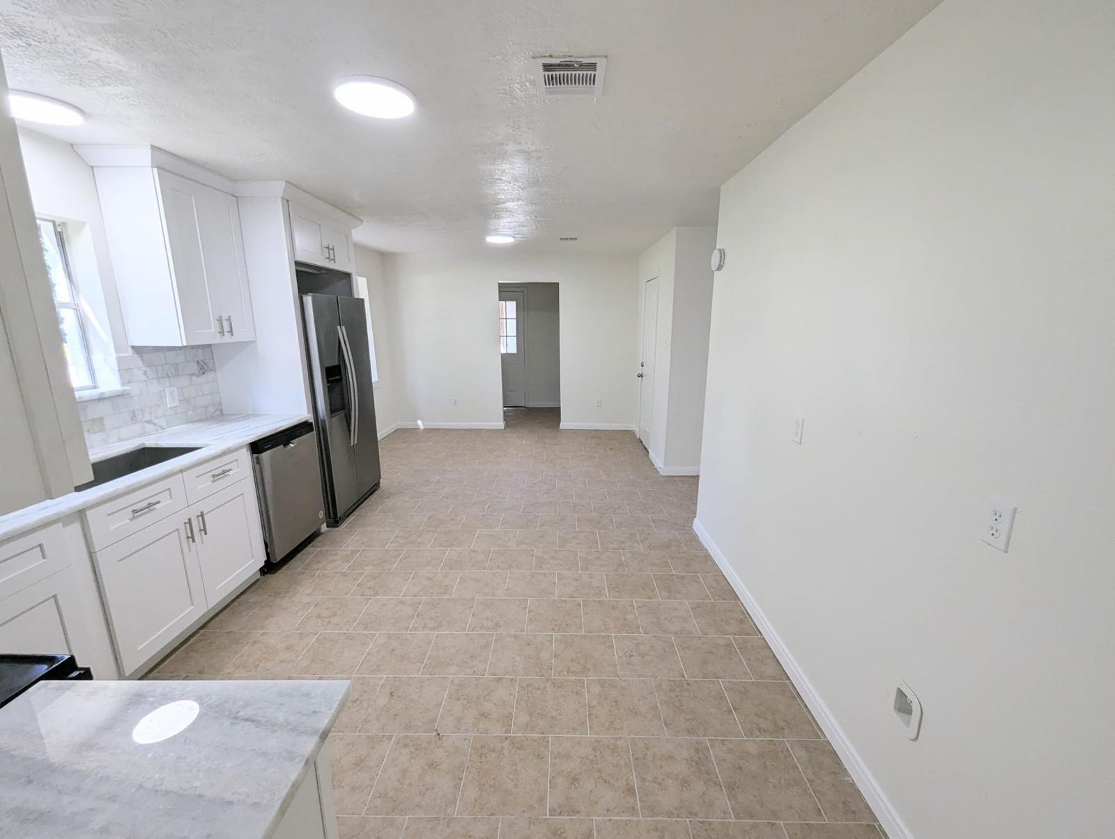 809 Glen Hollow Drive