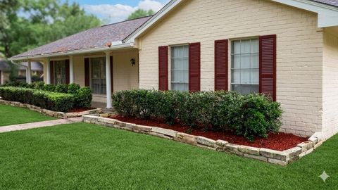 Photo of 809 Glen Hollow Drive, Conroe, TX 77385 (MLS # 57997523)