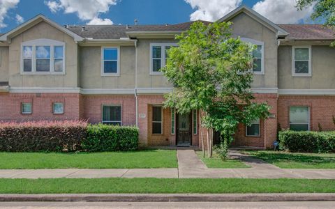 Photo of 10205 Brooktree Drive, Houston, TX 77043 (MLS # 49059957)