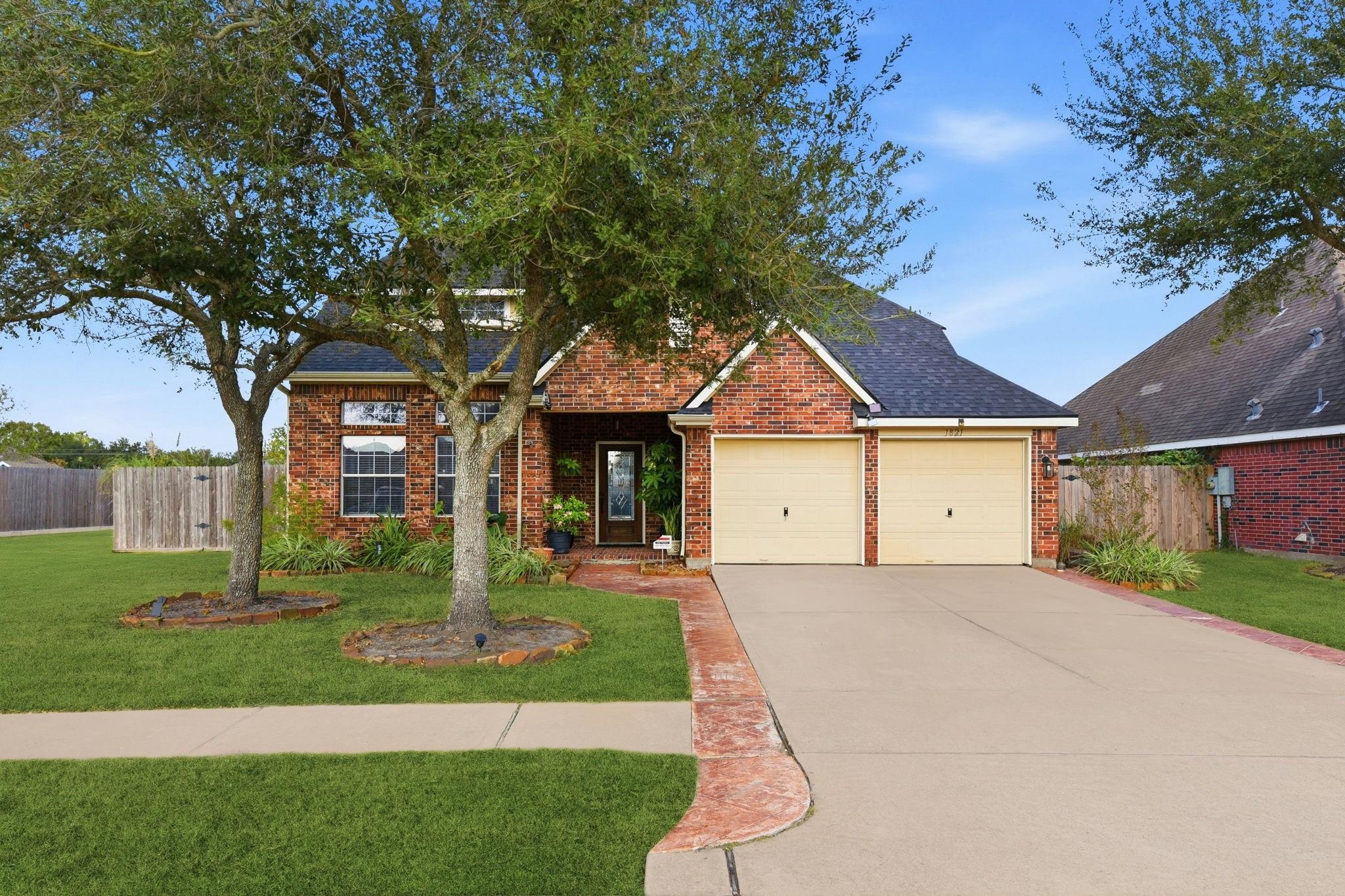 1821 Majestic Oak Drive