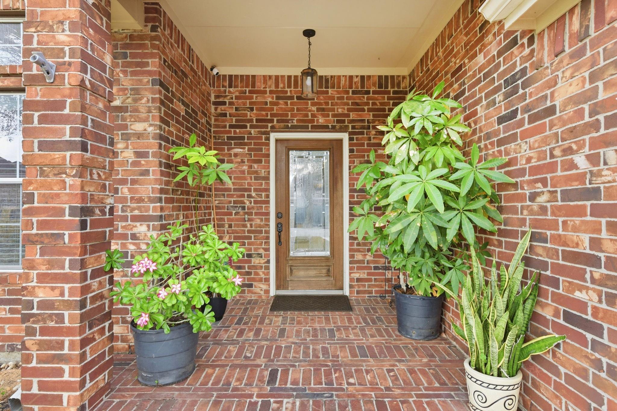 1821 Majestic Oak Drive