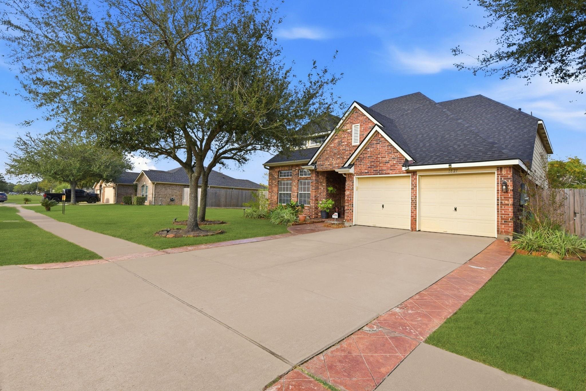 1821 Majestic Oak Drive