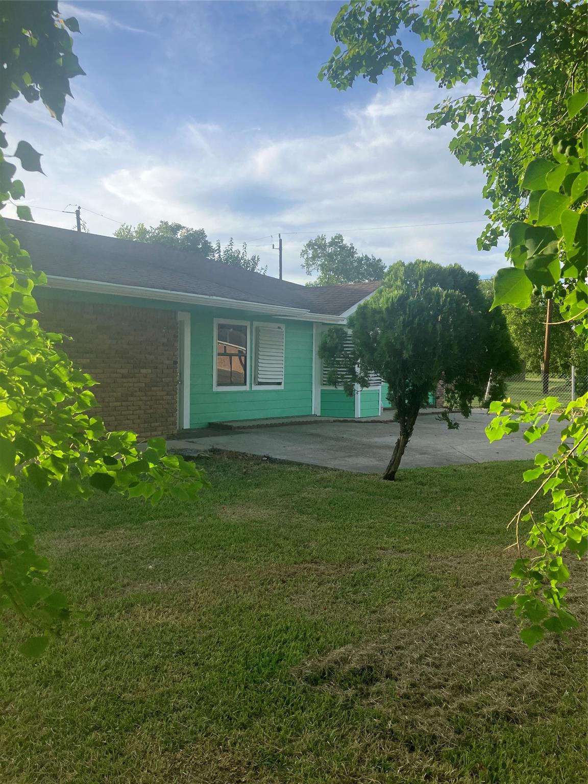6708 Fairwood Road