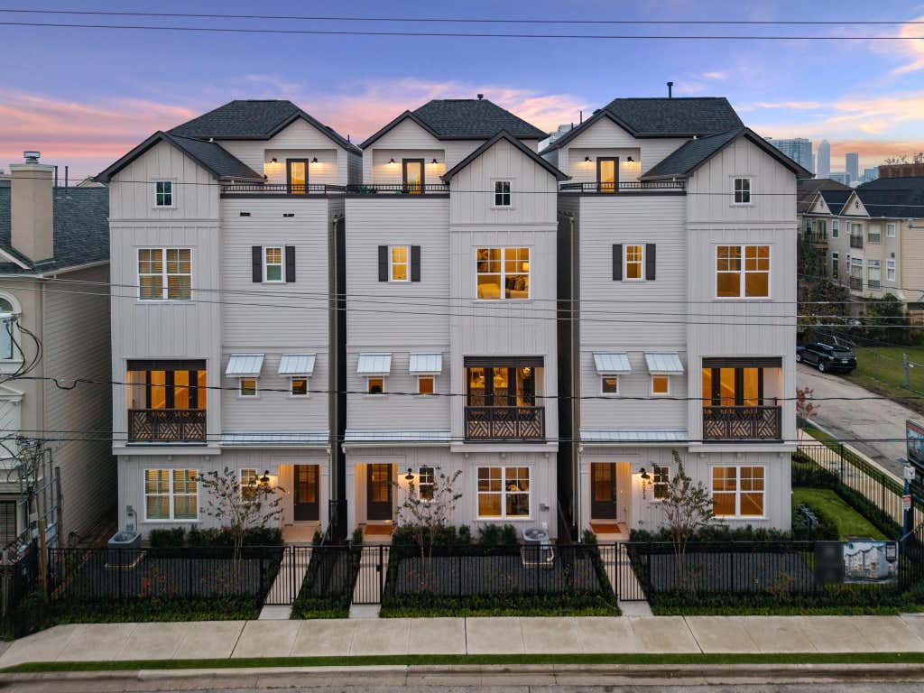 Photo of 4028 Blossom Street, Houston, TX 77007 (MLS # 12071218)