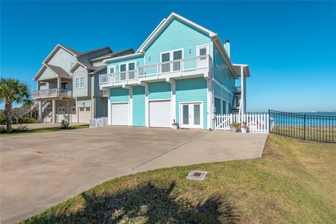 Photo of 1640 Windsong Way, Tiki Island, TX 77554 (MLS # 12303235)