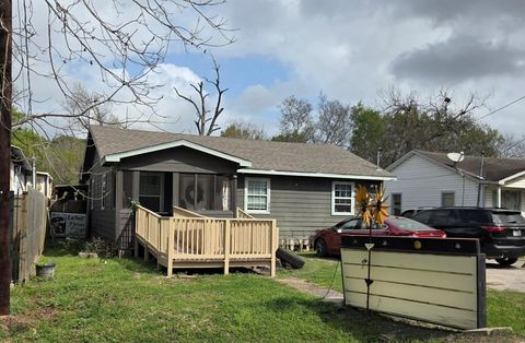 306 Arcadian Drive Crosby TX 77532