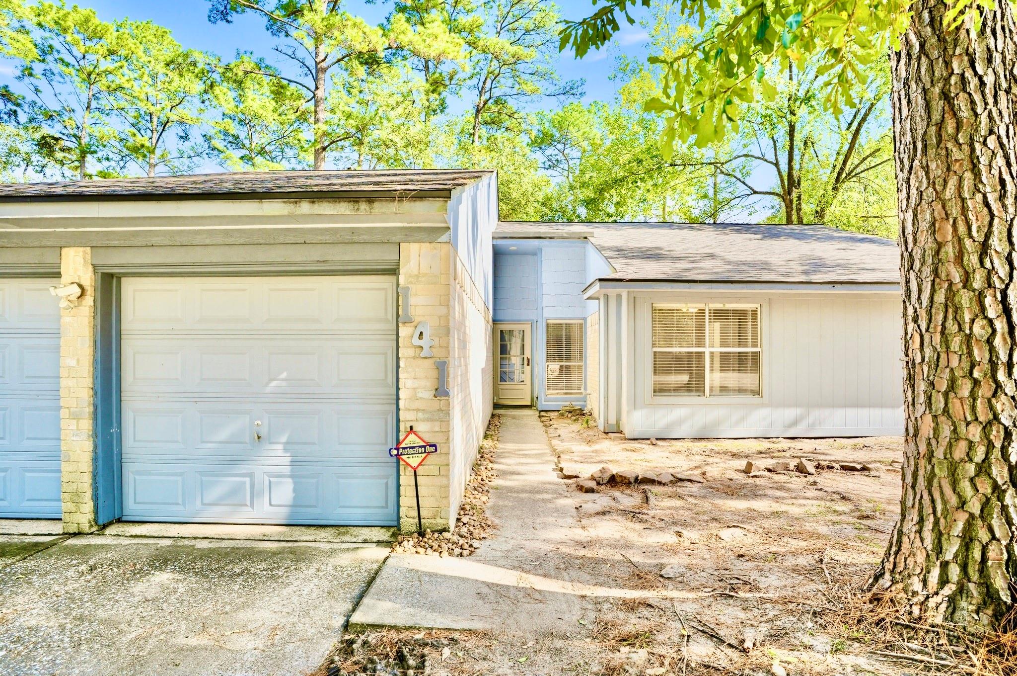 141 W Woodstock Circle Drive