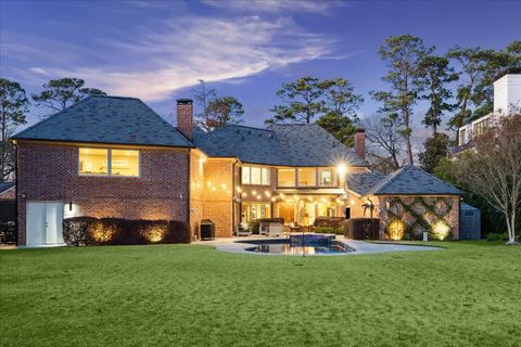 Photo of 37 E Broad Oaks Dr, Houston, TX 77056 (MLS # 59606172)