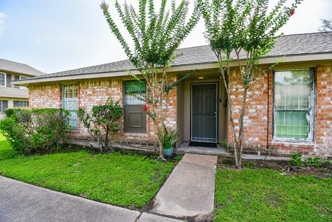 Tiny photo for 12469 Sharpview Drive #2469, Houston, TX 77072 (MLS # 37746875)
