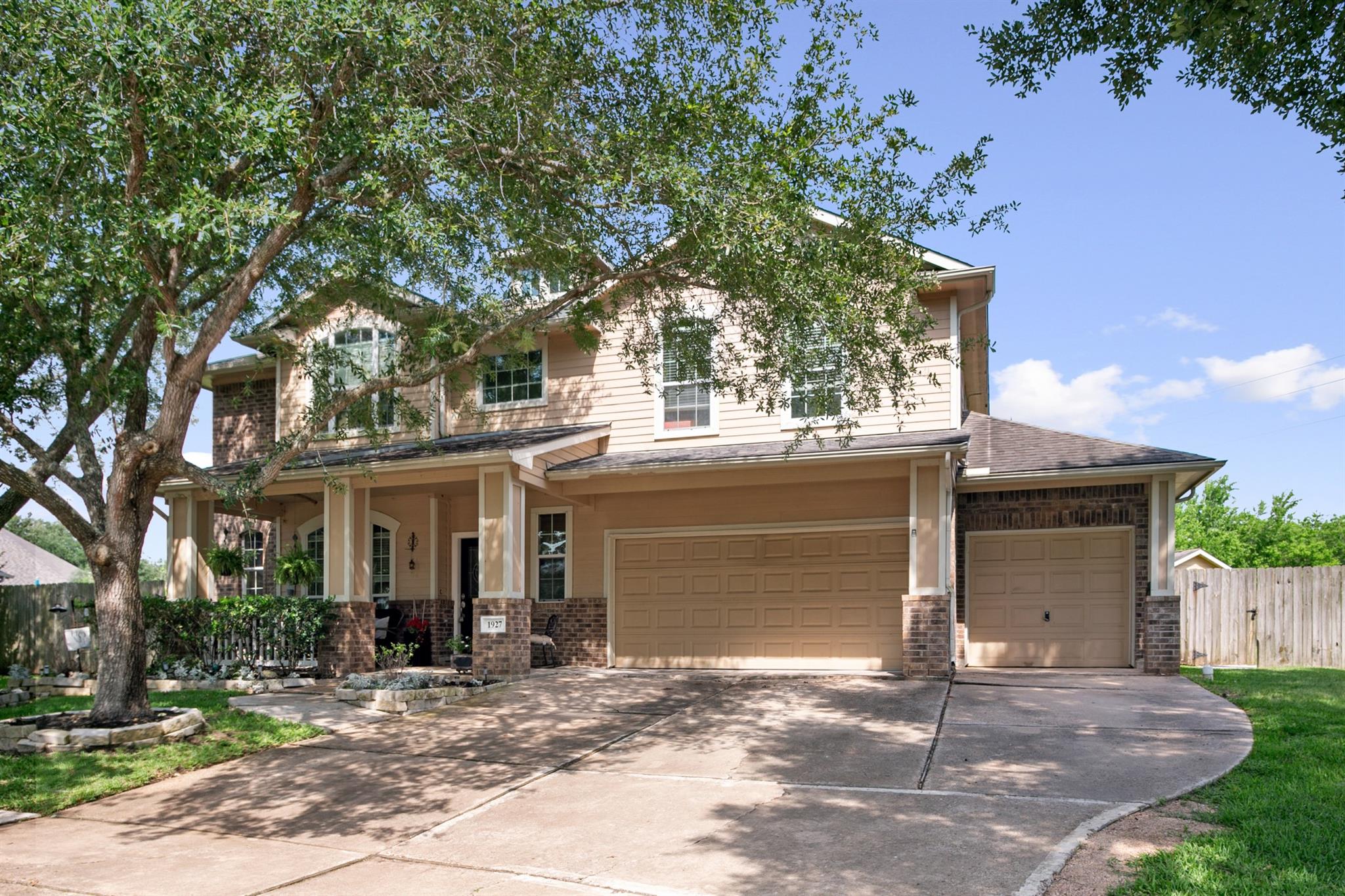 1927 Lavender Field Drive