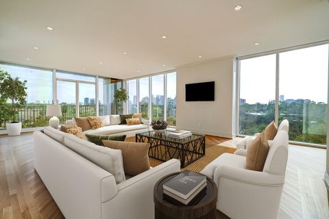 Photo of 121 N Post Oak Lane #706, Houston, TX 77024 (MLS # 82362610)