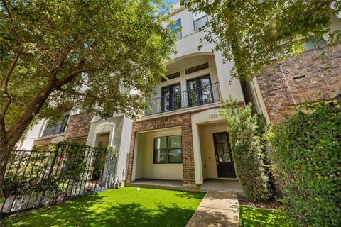 Townhouse For Sale - 1208 W Dallas Street<br/> Houston, TX 77019