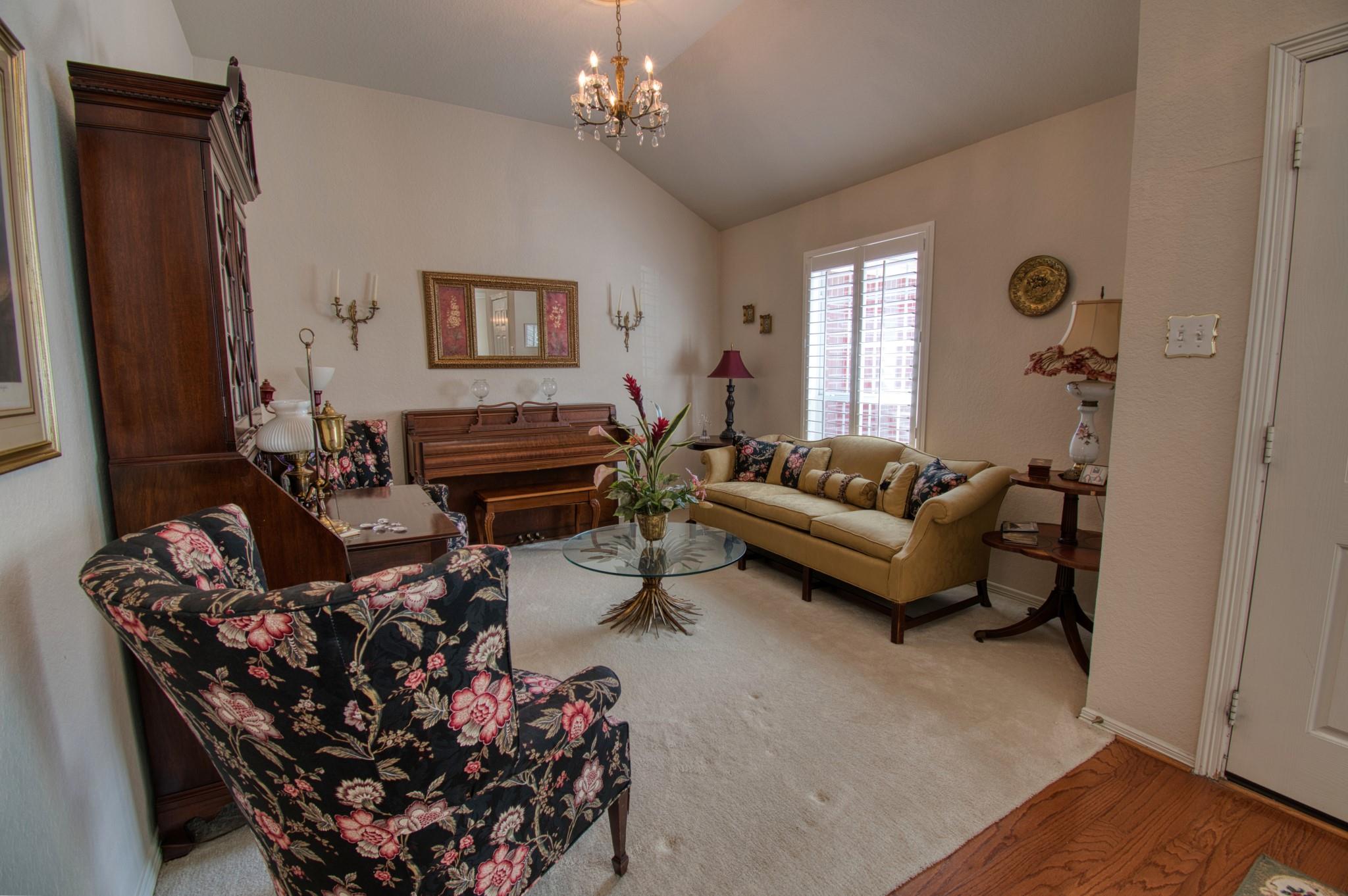 225 Mesa View