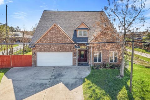 Photo of 2535 Broadway Street, San Leon, TX 77539 (MLS # 38011282)