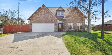 Photo of 2535 Broadway Street, San Leon, TX 77539 (MLS # 38011282)