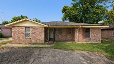Photo of 9715 Leath Street, Houston, TX 77093 (MLS # 42501181)