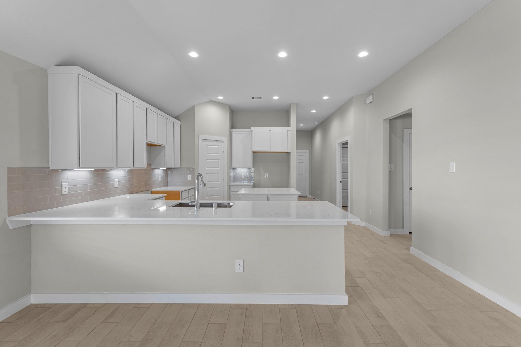 2113 Sunflower View Street