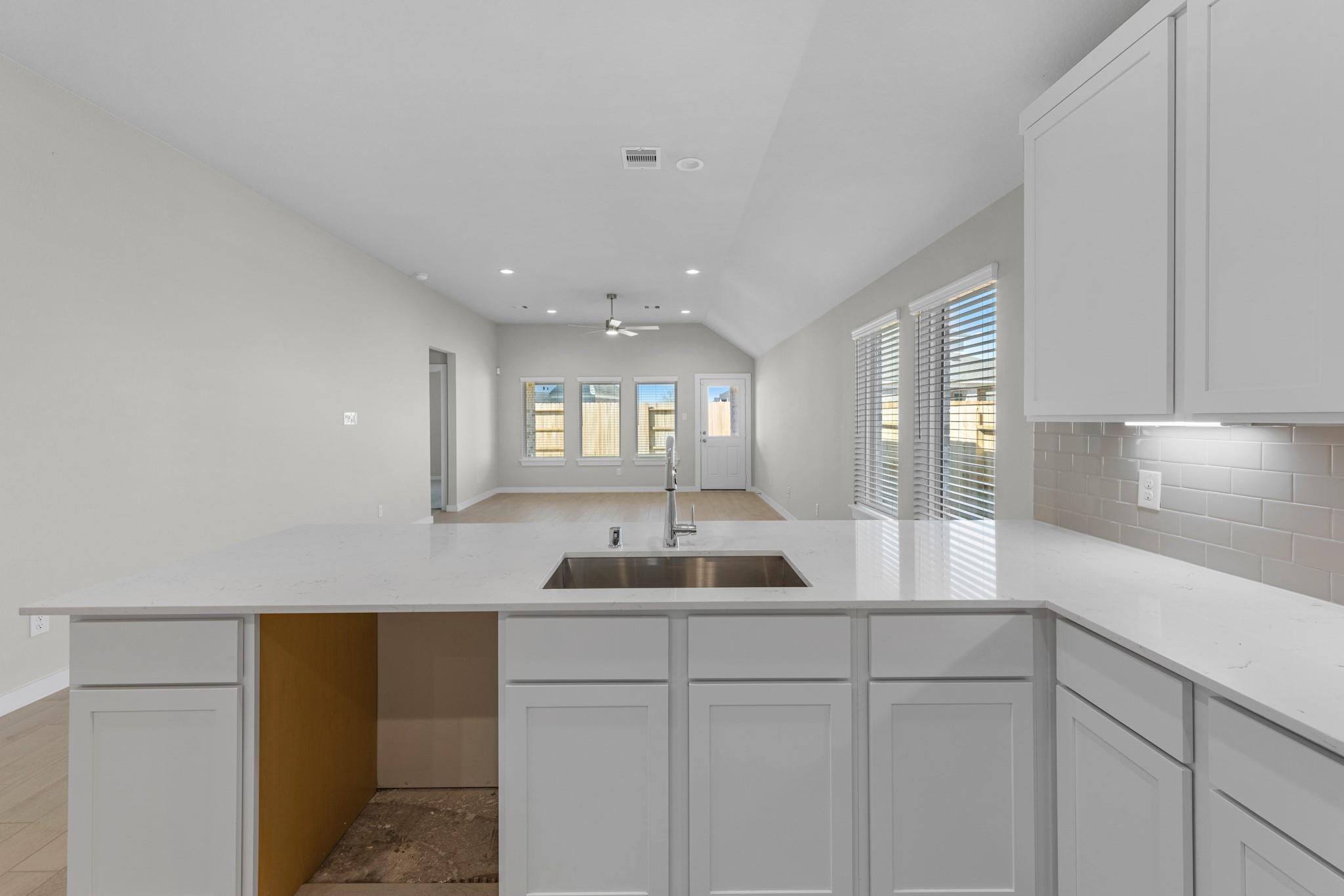 2113 Sunflower View Street