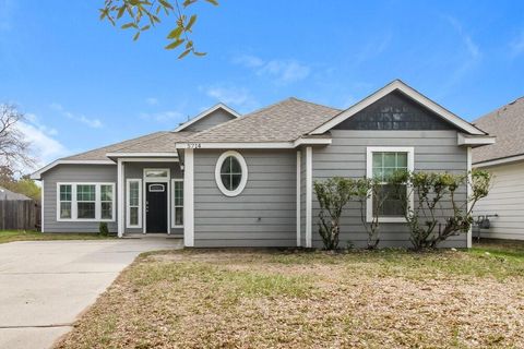 Photo of 5714 Straight Way, Humble, TX 77339 (MLS # 91861180)