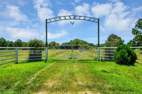 Vacant Land For Sale - 4374 Belton Lane Lane<br/> Chambers County, Anahuac, TX 77514