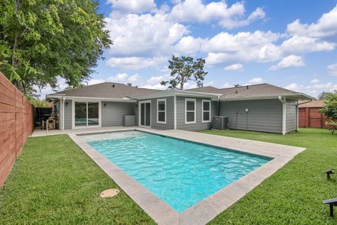 2102 Lazybrook Drive Houston TX 77008