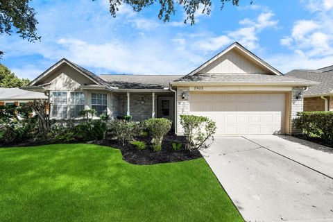 2923 N Peach Hollow Circle Pearland TX 77584