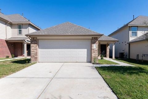 Photo of 2521 North Lina Court, Conroe, TX 77301 (MLS # 48568241)