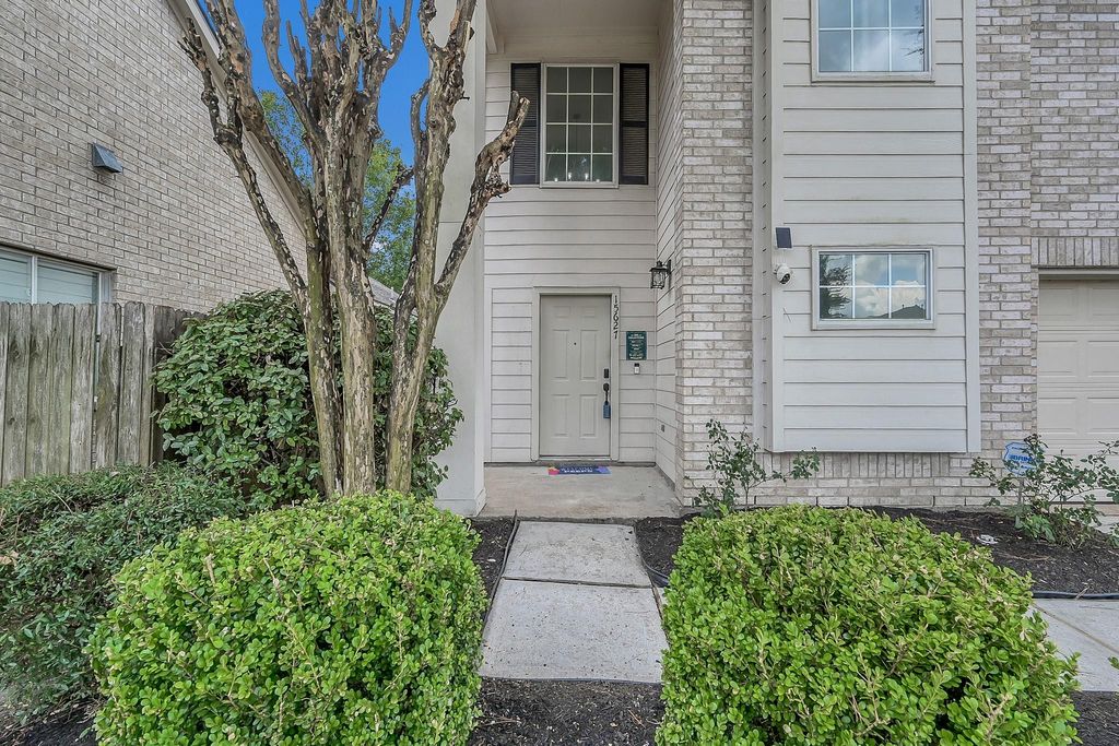 Photo of 15627 Kentwater Court, Houston, TX 77095 (MLS # 26332401)