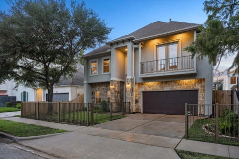 Photo of 6010 Tyne Street, Houston, TX 77007 (MLS # 65443140)