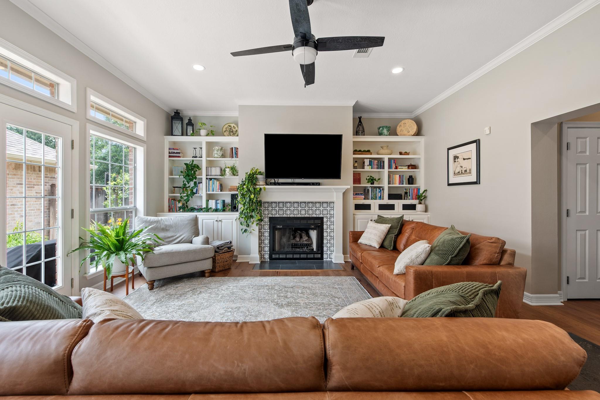 919 Grand Oaks Circle