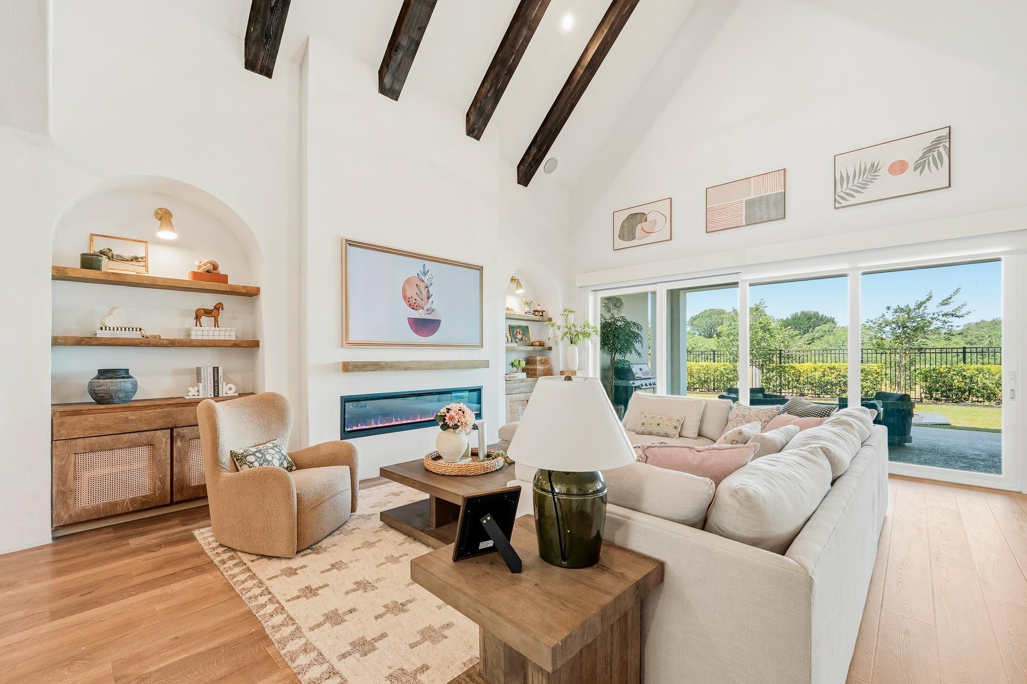 2211 Myrtle Manor Lane