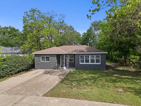 Homes For Sale - 1614 Palmwood Drive<br/> Pasadena, TX 77502