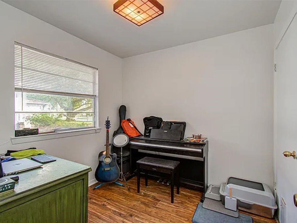 1710 W 11th Street