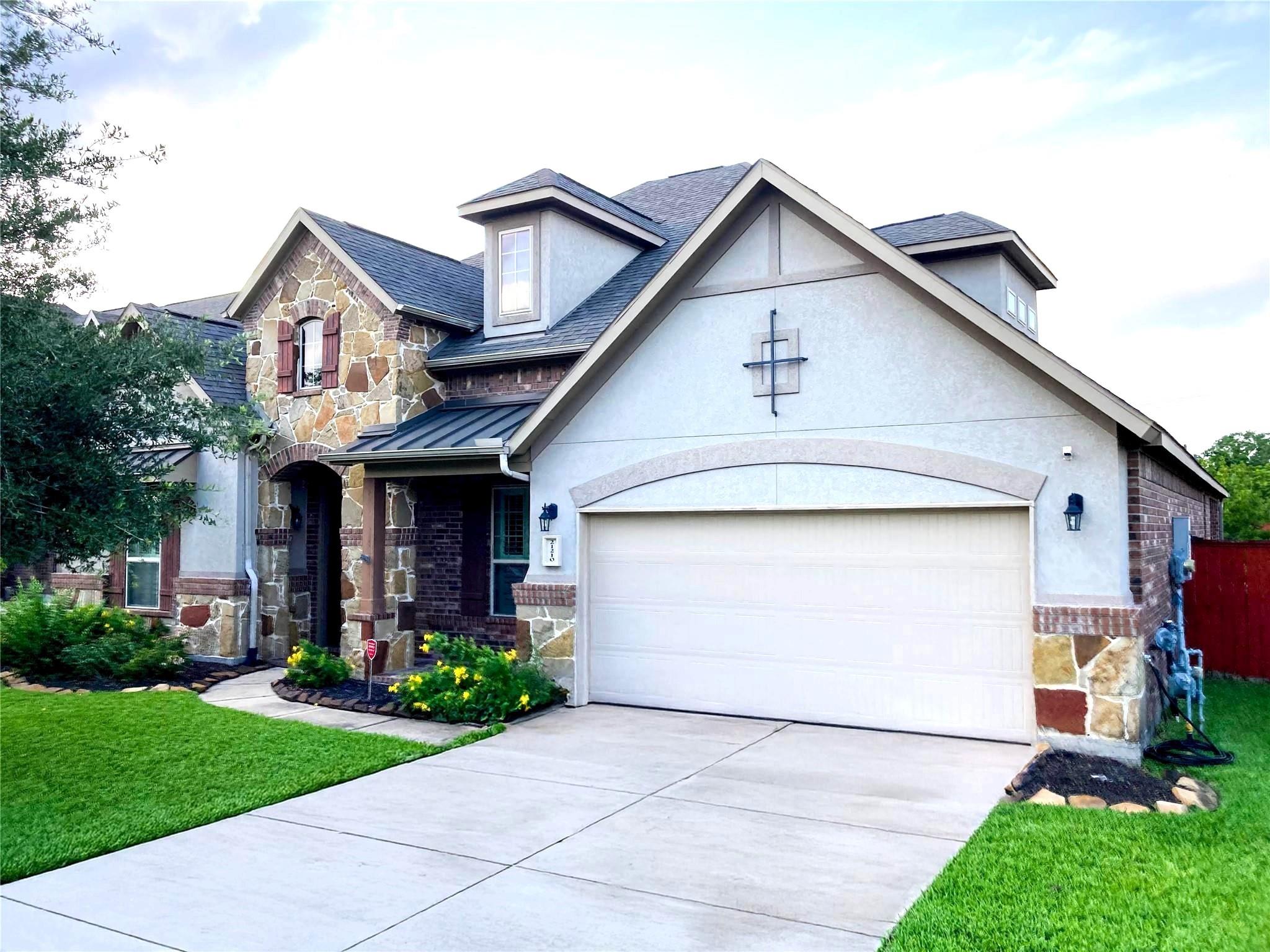 21210 Hawkspur Circle Circle