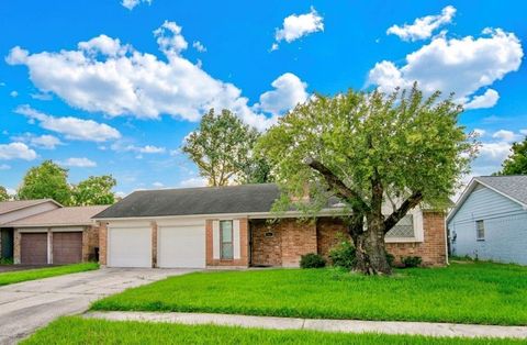 Photo of 116 White Cedar Street, Houston, TX 77015 (MLS # 47157887)