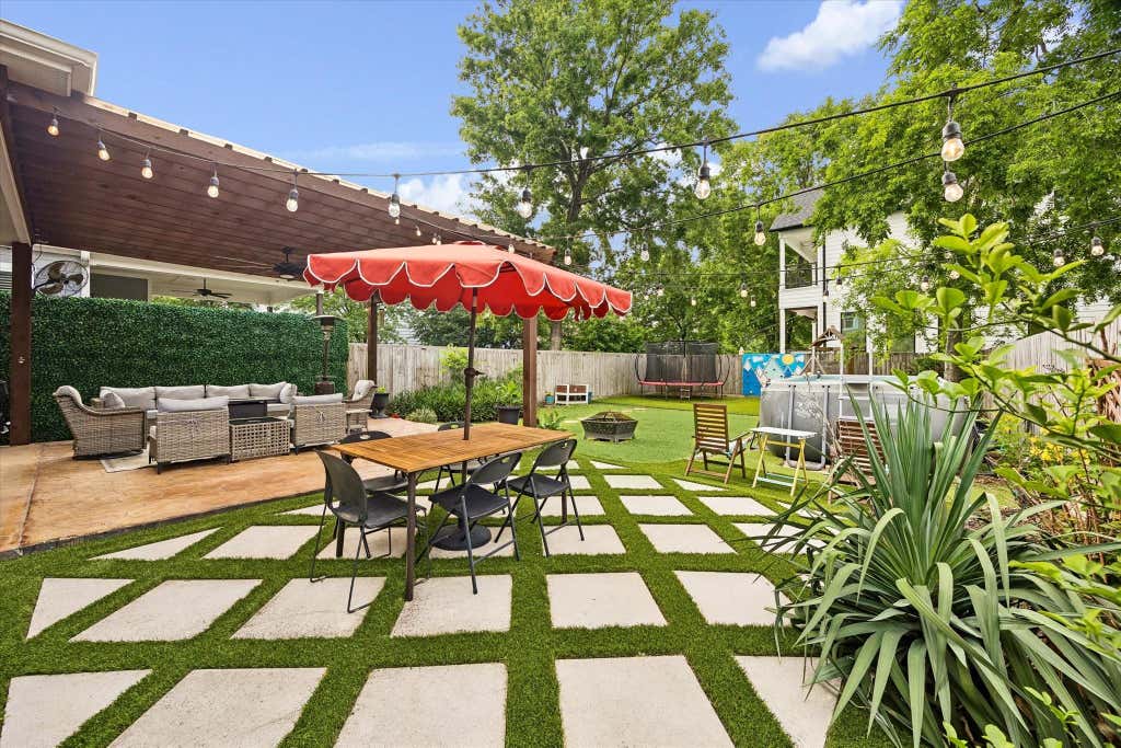 Photo of 1007 E 32nd Street, Houston, TX 77022 (MLS # 64563249)