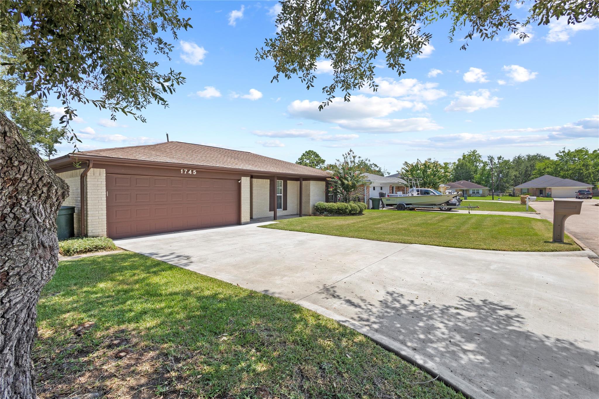 1745 Shirley Circle