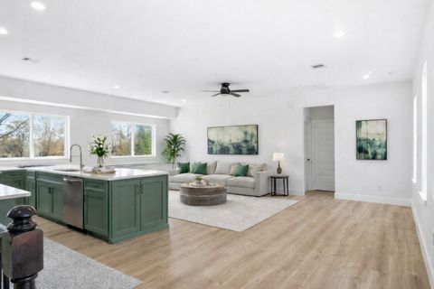 1313 Knight St 2 Houston TX 77022