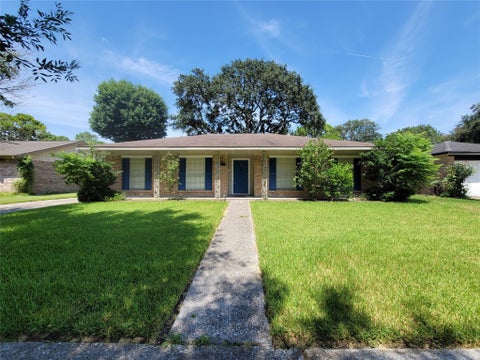 Photo of 9322 Fairdale Lane, Houston, TX 77063 (MLS # 33729962)