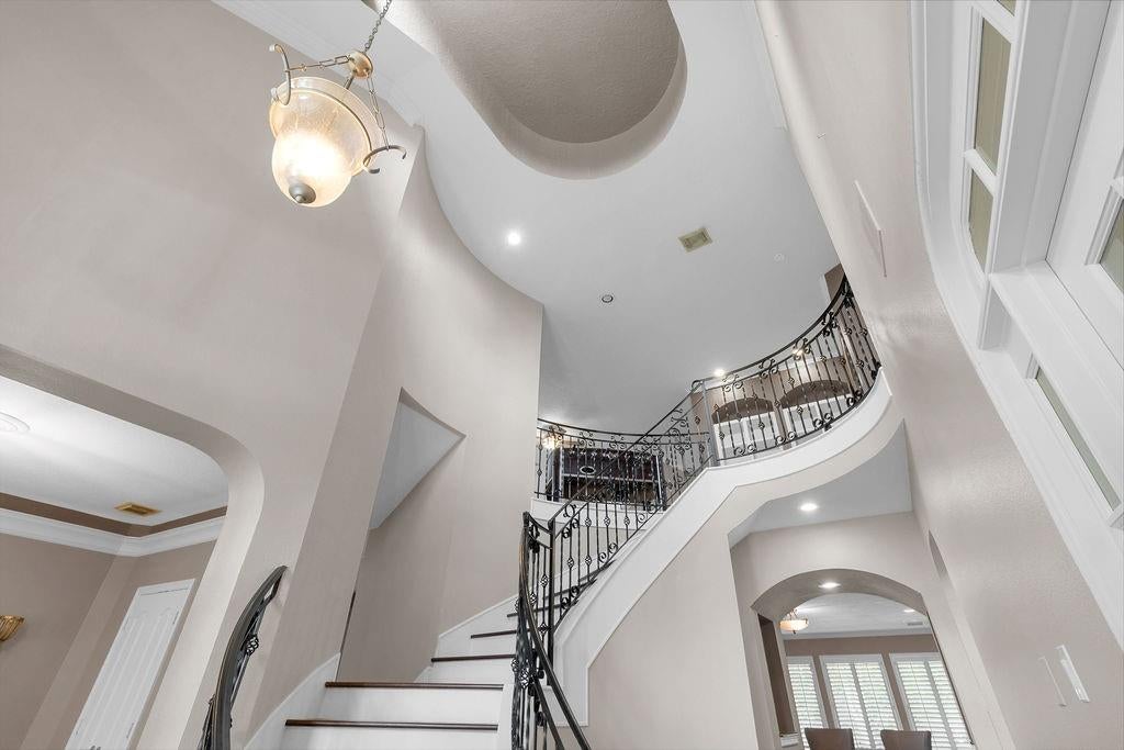 22118 Oakcreek Hollow Lane