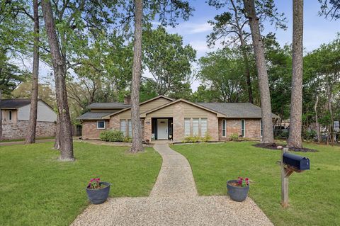 Photo of 2211 River Falls Drive, Humble, TX 77339 (MLS # 3871229)