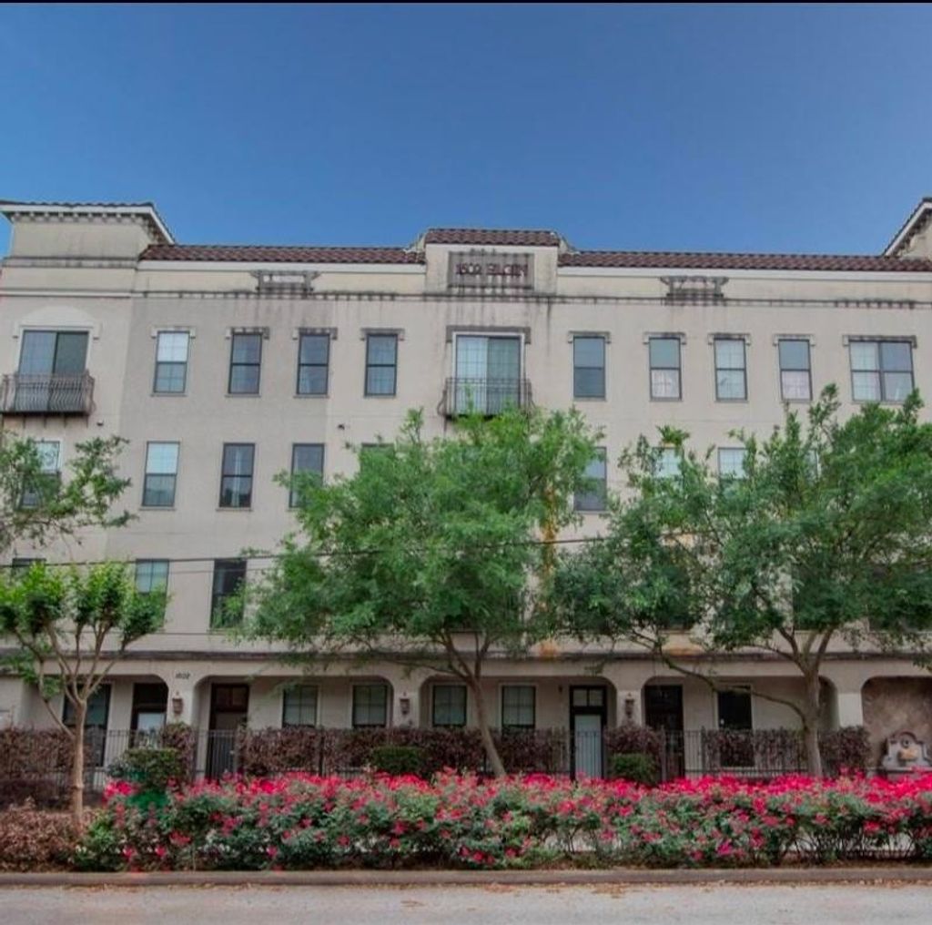 Photo of 1602 Elgin Street #5, Houston, TX 77004 (MLS # 73137613)